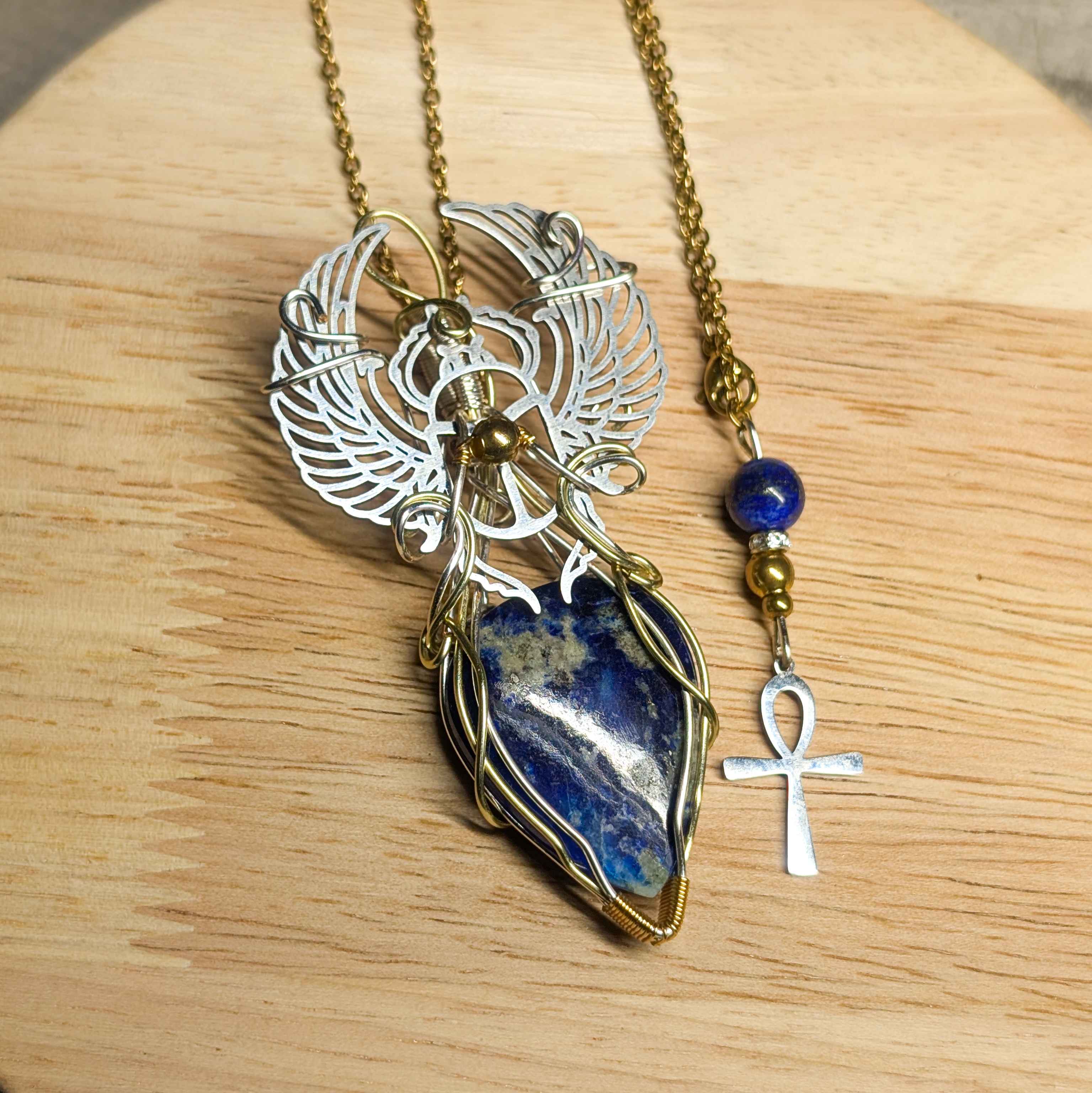 Pendentif Afghanite bleue naturelle avec tressage cuivre patiné et argent doré