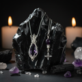 Pendentifs sur obsidienne et cristaux