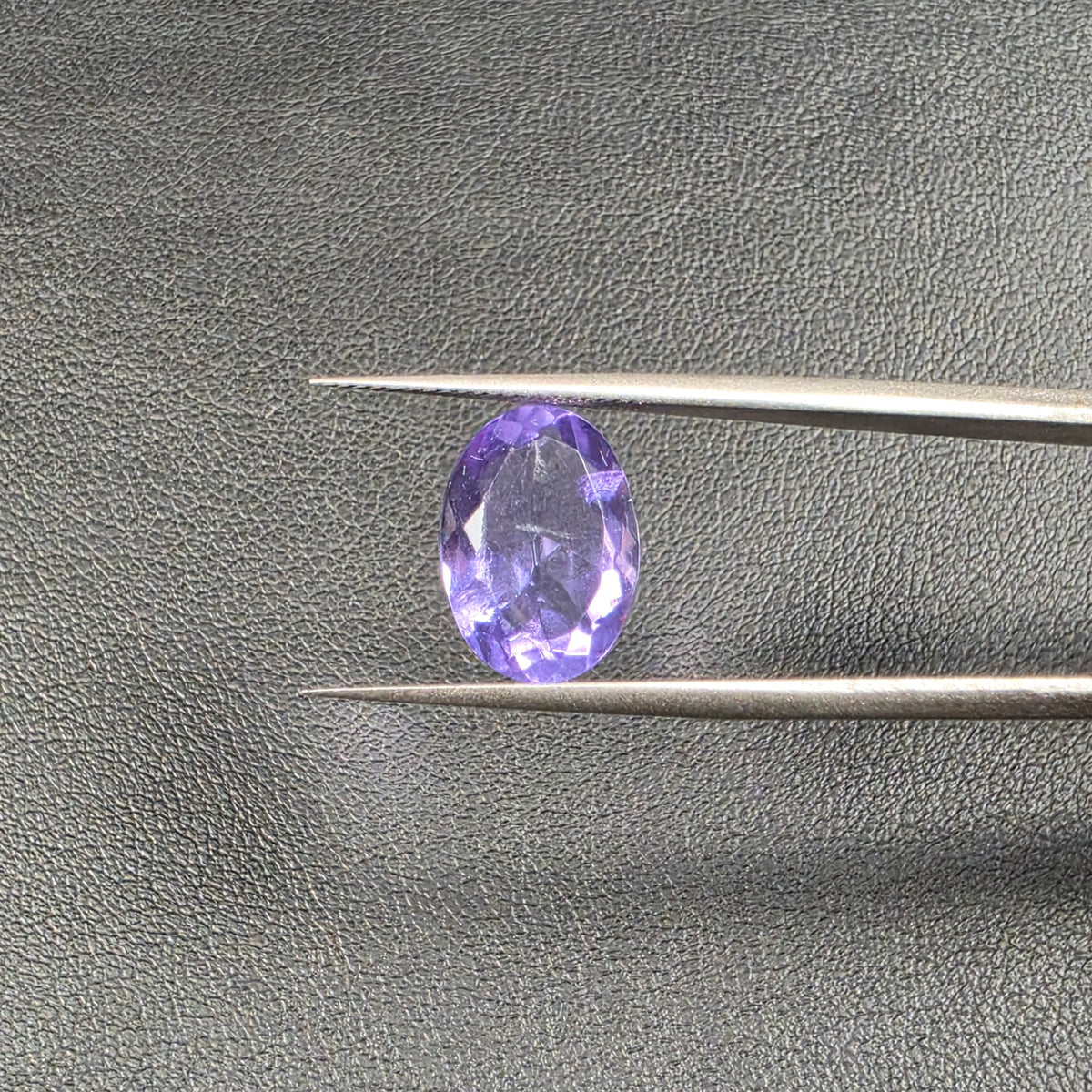 Gemme Facettée Fluorite Violette 5.60 ct – Montage Inclus