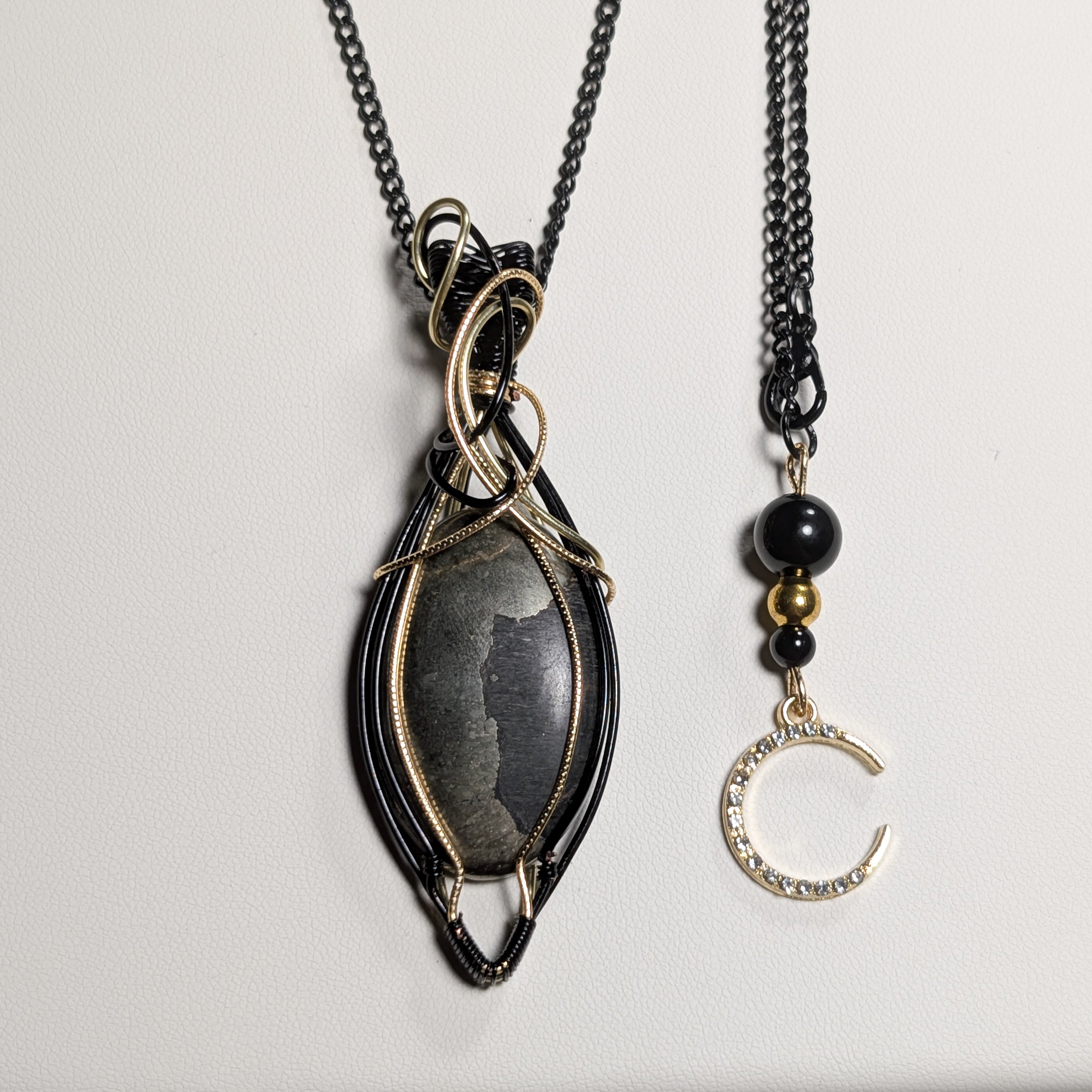 Pendentif Pyrite Naturelle – Wire Wrapping Fait Main