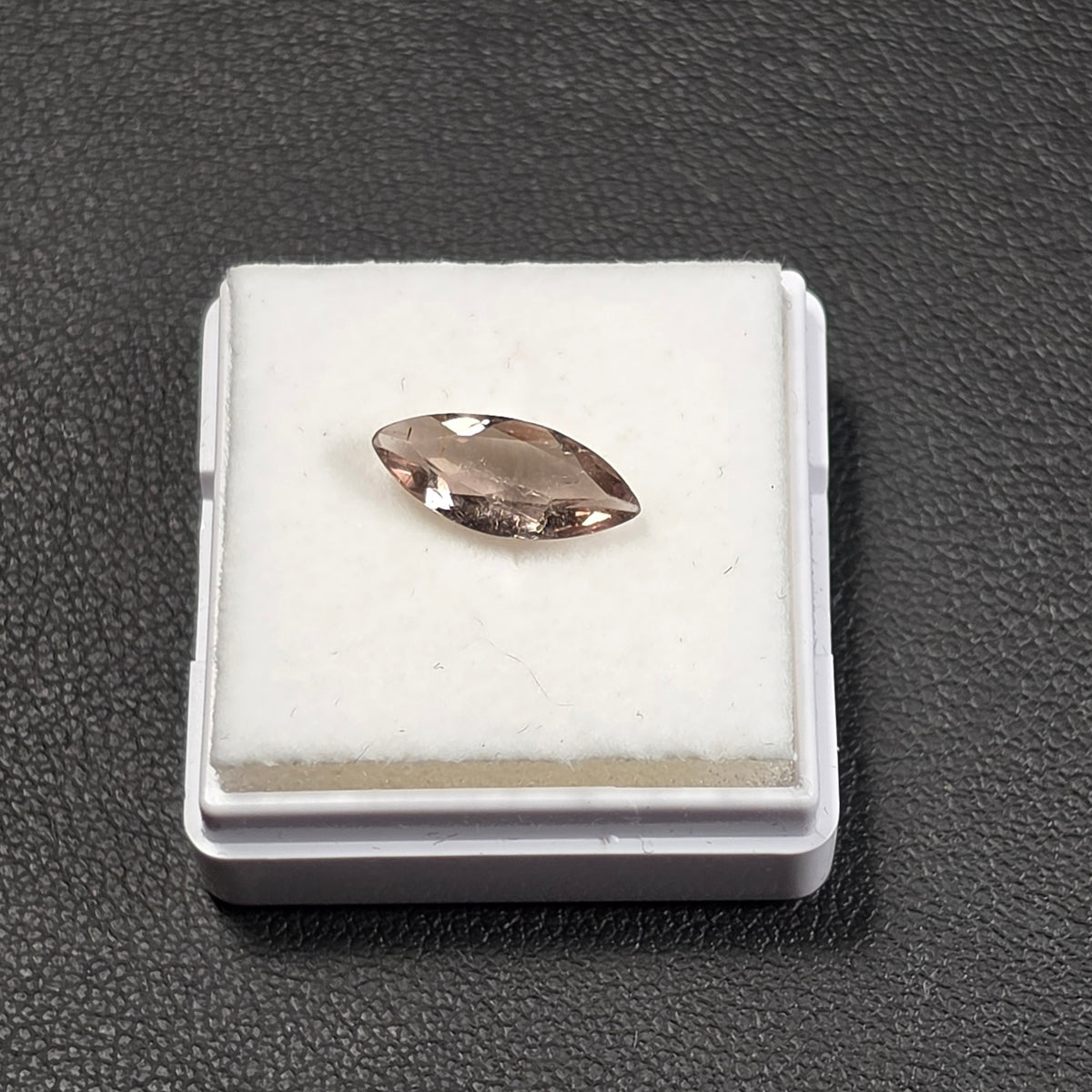 Tourmaline Noire Transparente – 1,10 ct – Montage Inclus