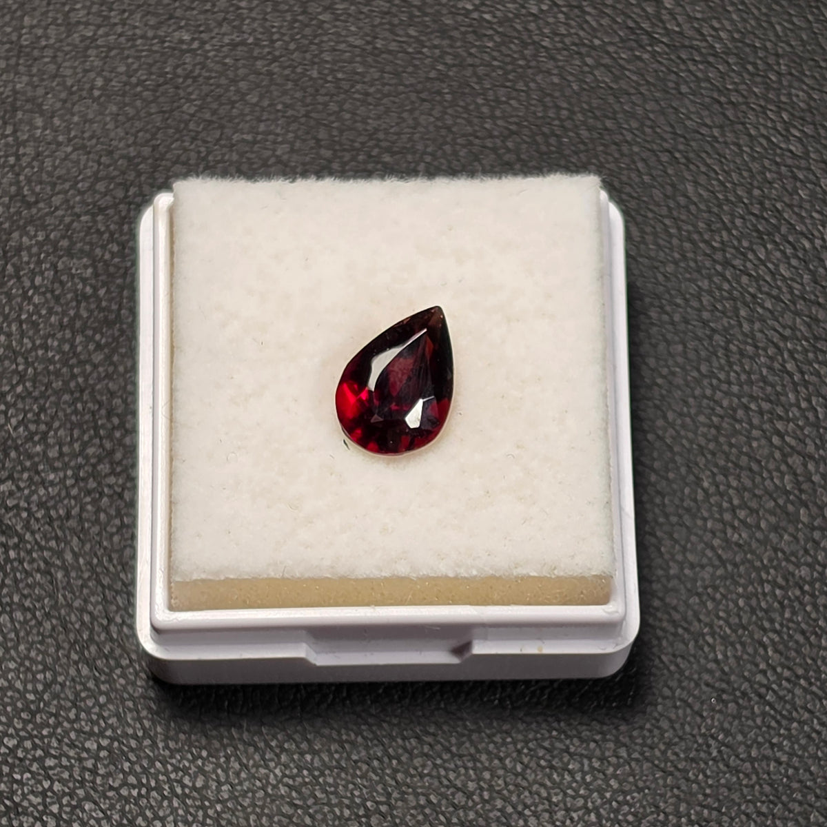 Grenat Rouge Naturel – 2 ct – Montage Inclus