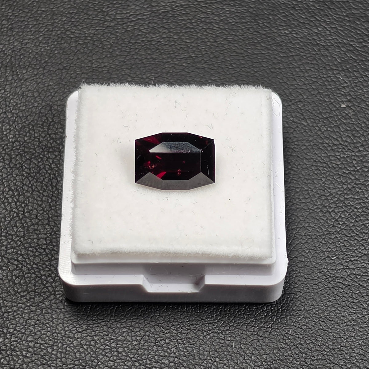 Grenat Rhodolite Naturel – 5 ct | 10,3 x 7,5 x 6,2 mm – Montage Inclus