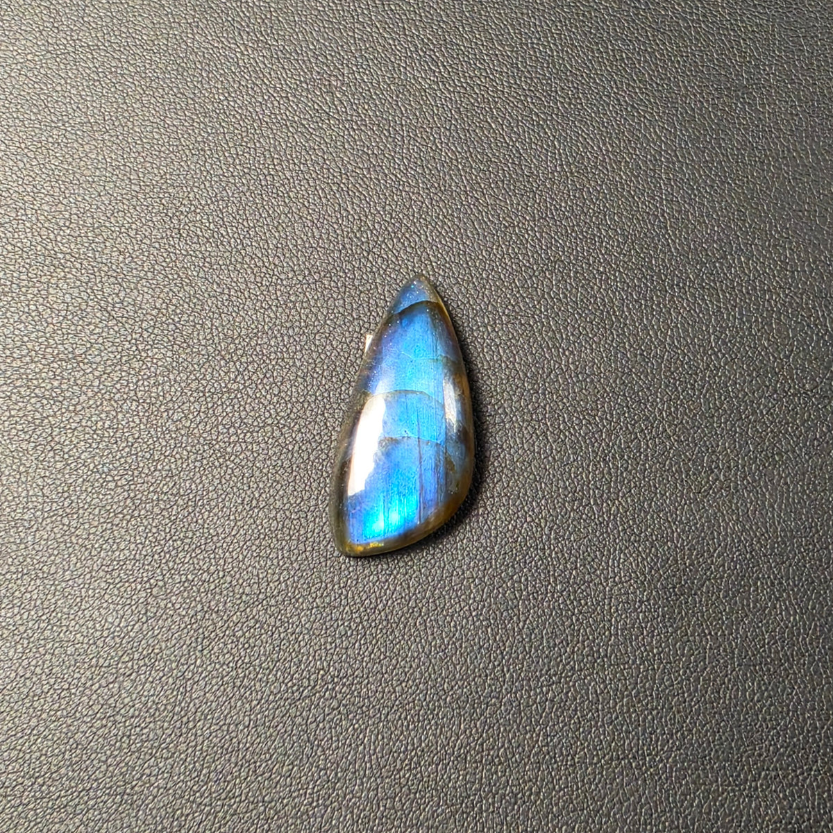 Cabochon Forme Libre Labradorite Naturelle – Montage Inclus
