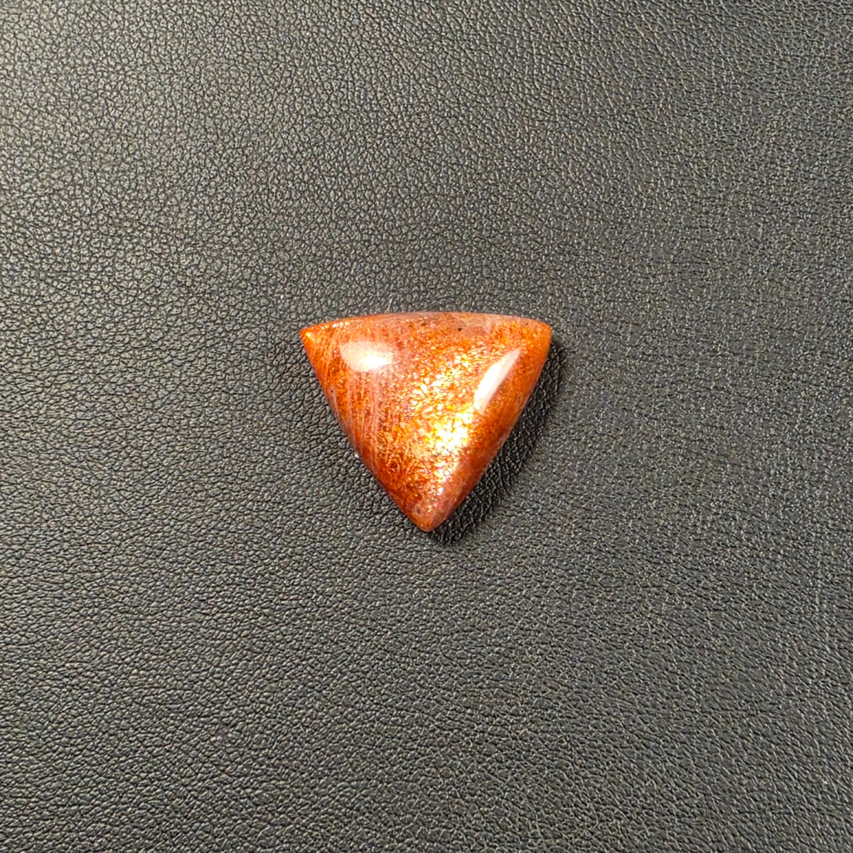 Cabochon Triangle Pierre de Soleil Naturelle – Montage Inclus