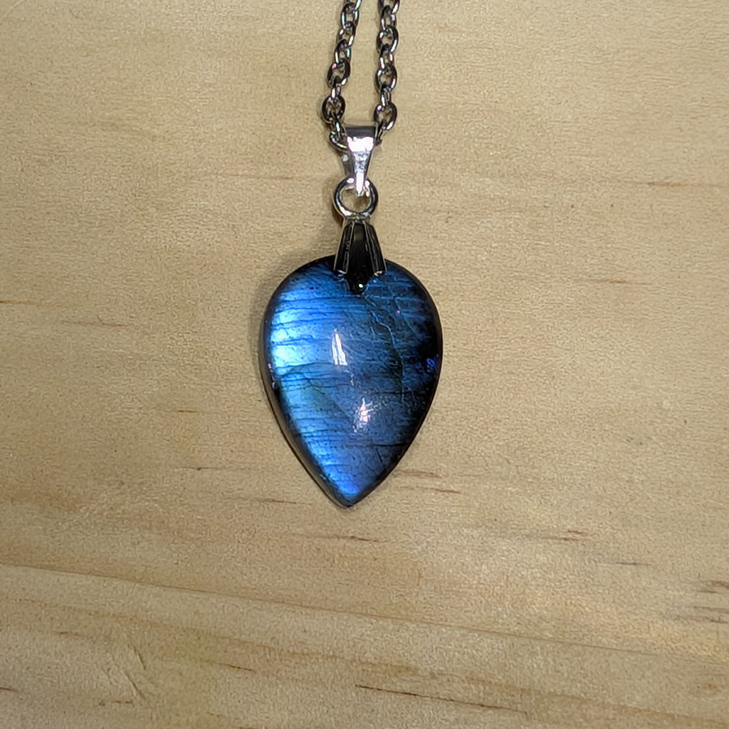 Pendentif labradorite bleu percer a la mains bélière argent 925 chaîne en acier inoxydable