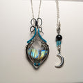 Pendentif Labradorite Lune – Wirewrapping Cuivre Patiné