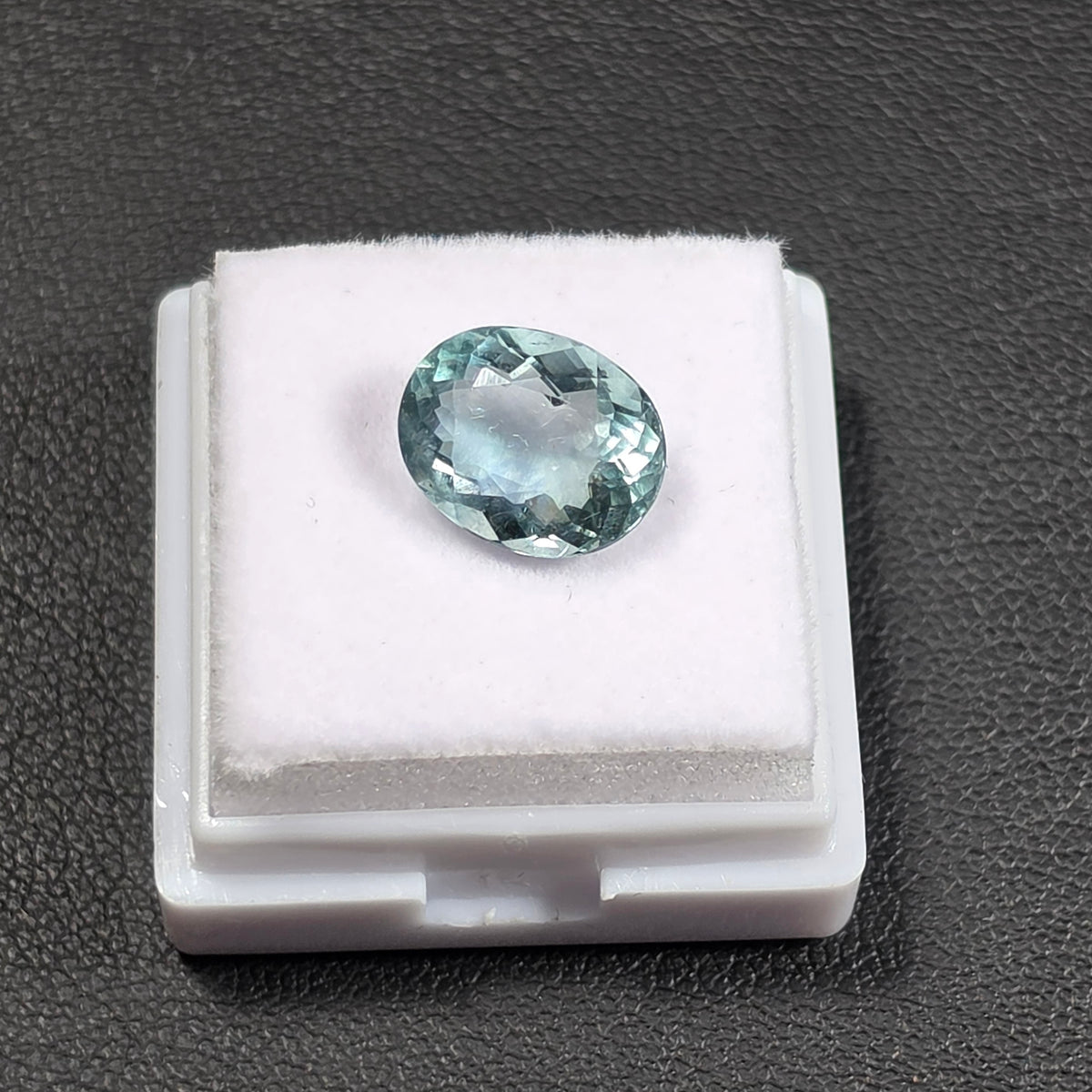Fluorite Verte Naturelle – 4,30 ct | 11 x 8,8 x 6,2 mm – Montage Inclus