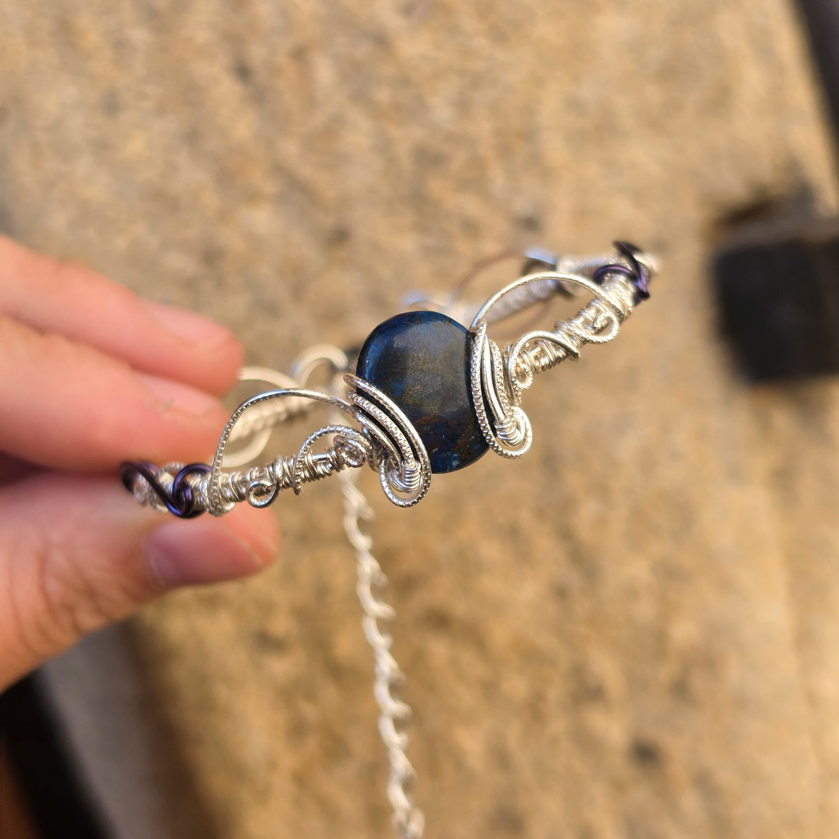 Bracelet Wire-Wrapping Azurite & Cuivre Patiné – Pièce Unique